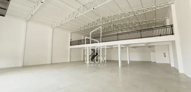 Galpão / Depósito / Armazém para alugar, 632m² no Rio Pequeno, Camboriú