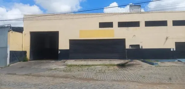 Galpão / Depósito / Armazém para venda ou aluguel, 1750m² no Parque Guarus, Campos dos Goytacazes