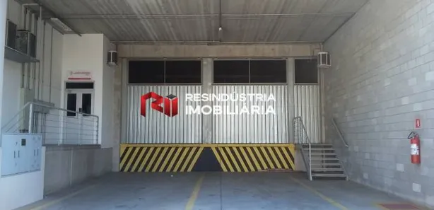 Galpão / Depósito / Armazém para alugar, 889m² no Santa Fé, Osasco