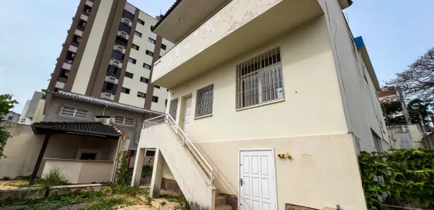 Casa com 6 Quartos para alugar, 289m² no Centro, Criciúma