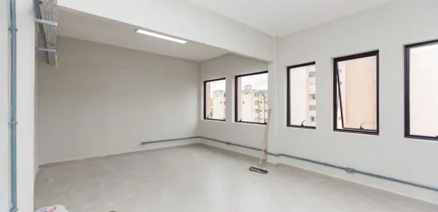Conjunto Comercial / Sala para alugar, 26m² no Centro, Curitiba