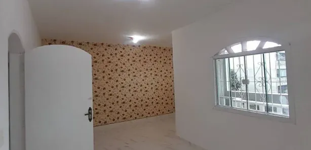 Casa Comercial com 2 Quartos para alugar, 80m² no Vila Romanópolis, Ferraz de Vasconcelos
