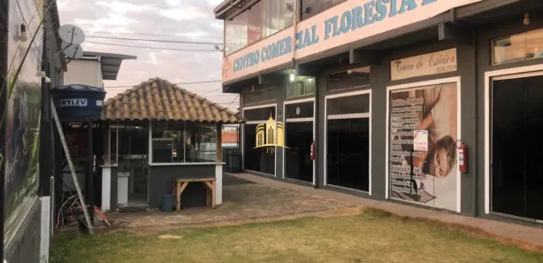 Loja / Salão / Ponto Comercial à venda, 720m² no Floresta Encantada, Esmeraldas