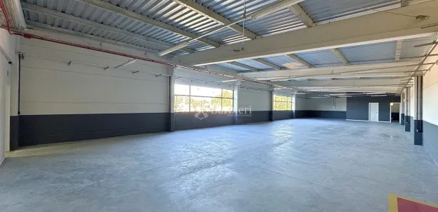 Conjunto Comercial / Sala para alugar, 300m² no Do Salto, Blumenau