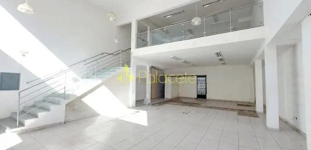 Prédio Inteiro para alugar, 375m² no Centro, Pindamonhangaba