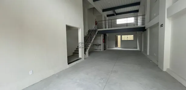 Loja / Salão / Ponto Comercial para alugar, 140m² no Casa de Pedra, Volta Redonda