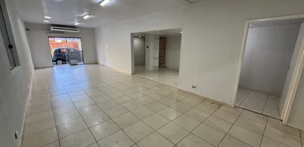 Loja / Salão / Ponto Comercial com 3 Quartos para alugar, 100m² no Monjolo, Foz do Iguaçu