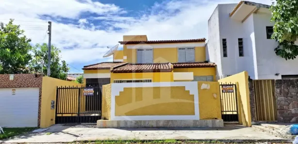 Casa com 3 Quartos para alugar, 250m² no Farolândia, Aracaju