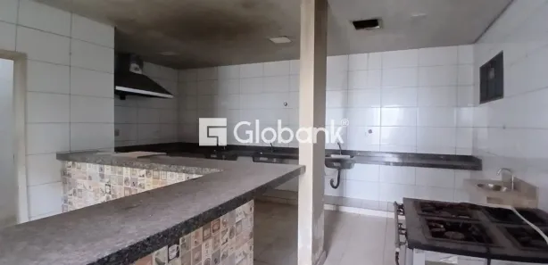 Galpão / Depósito / Armazém para venda ou aluguel, 430m² no Guarujá, Montes Claros