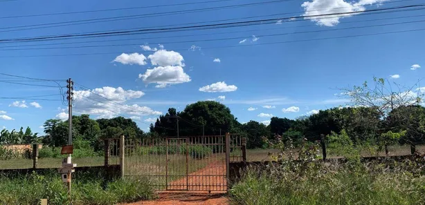 Fazenda / Sítio / Chácara com 3 Quartos à venda, 5000m² no Chácara Lourdes Meireles, Valparaíso de Goiás