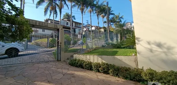 Casa com 4 Quartos para alugar, 371m² no Mina Brasil, Criciúma