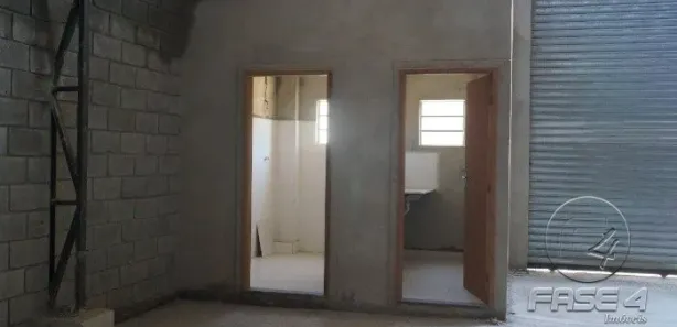 Galpão / Depósito / Armazém à venda, 360m² no Vila Julieta, Resende
