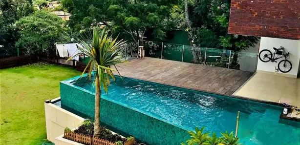 Casa de Condomínio com 4 Quartos para alugar, 550m² no Nova Fazendinha, Carapicuíba