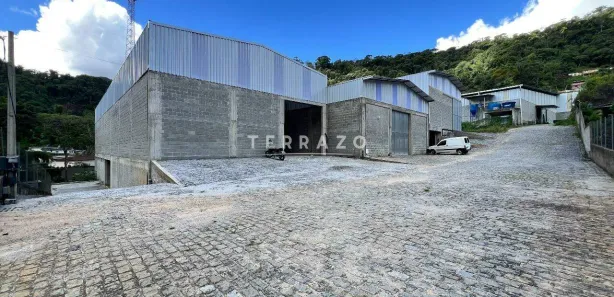 Galpão / Depósito / Armazém para alugar, 1120m² no Meudon, Teresópolis