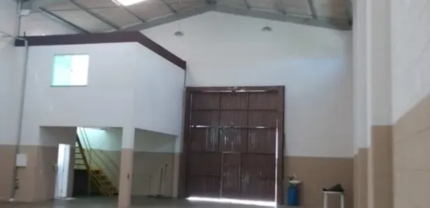 Galpão / Depósito / Armazém à venda, 250m² no Contenda, São José dos Pinhais