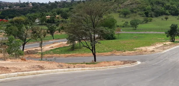 Terreno / Lote / Condomínio à venda, 1400m² no Centro, Pedro Leopoldo