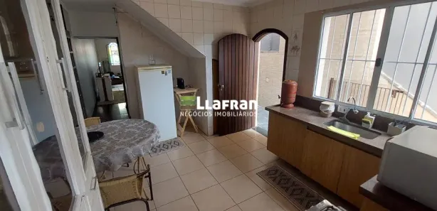 Casa com 3 Quartos para alugar, 175m² no Jardim Monte Alegre, Taboão da Serra