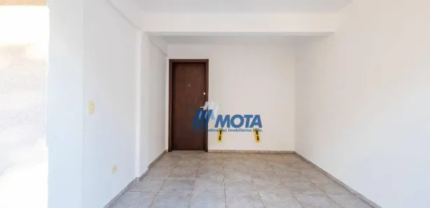 Casa com 3 Quartos para alugar, 180m² no Bacacheri, Curitiba