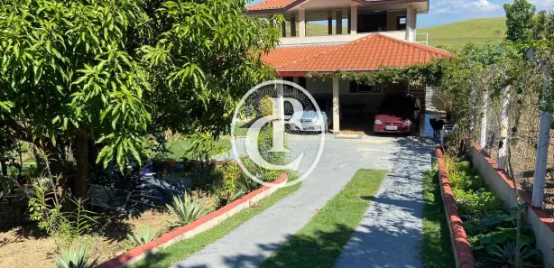 Fazenda / Sítio / Chácara com 3 Quartos à venda, 190m² no Chácara Marambaia, Caçapava