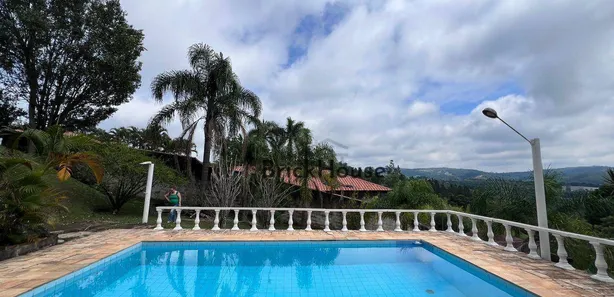 Fazenda / Sítio / Chácara com 3 Quartos à venda, 2000m² no , Mairinque