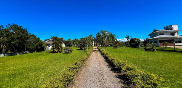 Casa com 4 Quartos para alugar, 370m² no Distrito Industrial, Criciúma