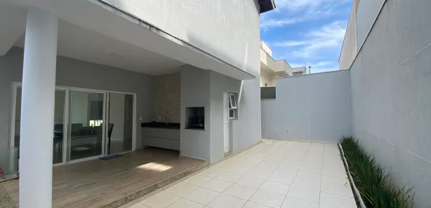 Casa de Condomínio com 3 Quartos para alugar, 280m² no Vila Oliveira, Mogi das Cruzes