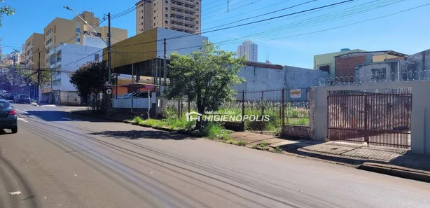 Terreno / Lote / Condomínio à venda, 356m² no Centro, Londrina