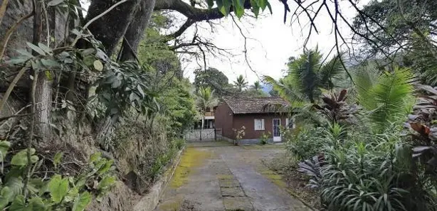 Fazenda / Sítio / Chácara com 5 Quartos à venda, 197m² no Loteamento São Sebastião, Barra Mansa