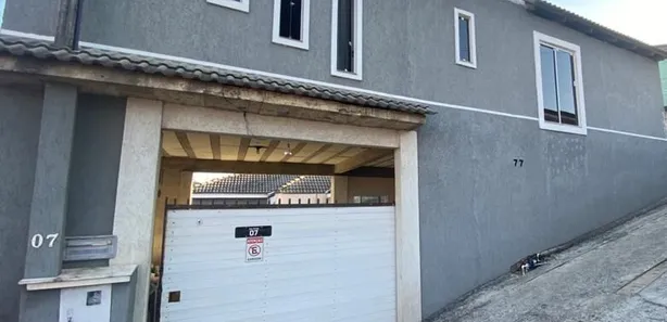 Sobrado com 3 Quartos à venda, 425m² no Vila Dona Fina, Campo Largo