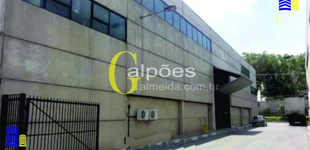 Galpão / Depósito / Armazém para alugar, 750m² no Quitaúna, Osasco
