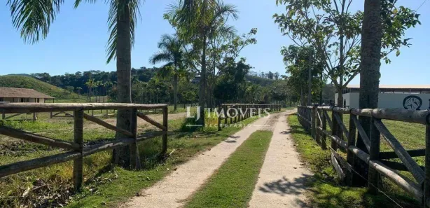 Fazenda / Sítio / Chácara à venda, 1000m² no Centro, Tanguá