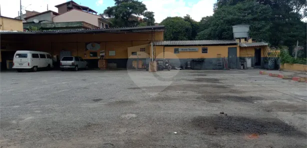 Galpão / Depósito / Armazém para venda ou aluguel, 250m² no Luiz Fagundes, Mairiporã