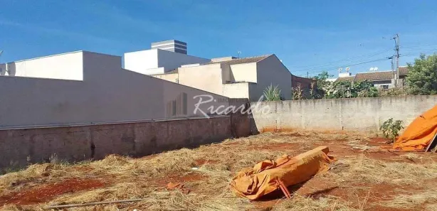 Terreno / Lote / Condomínio à venda, 252m² no Jardim San Raphael V, Arapongas
