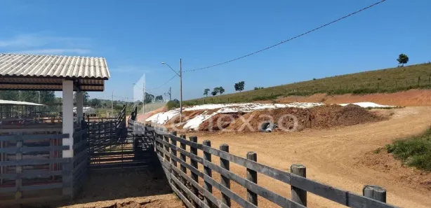 Fazenda / Sítio / Chácara com 2 Quartos à venda, 249m² no Chácara Marambaia, Caçapava