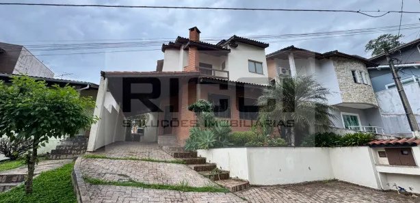 Sobrado com 3 Quartos para alugar, 264m² no Parque Residencial Itapeti, Mogi das Cruzes