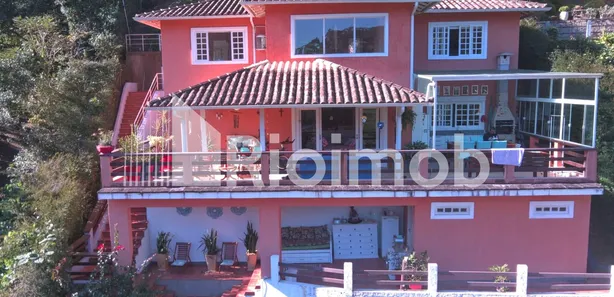 Fazenda / Sítio / Chácara com 3 Quartos para venda ou aluguel, 300m² no Itaipava, Petrópolis