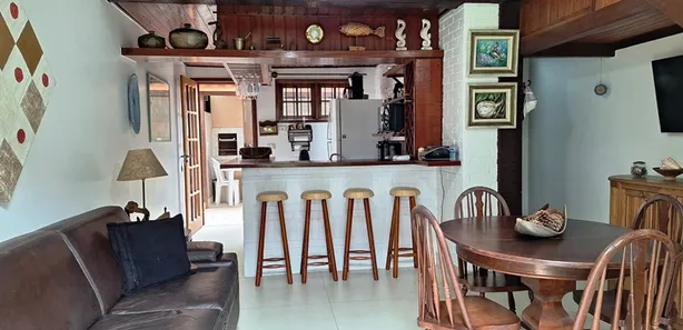 Casa de Condomínio com 2 Quartos para alugar, 75m² no Manguinhos, Armação dos Búzios