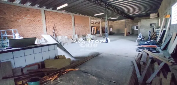 Galpão / Depósito / Armazém à venda, 720m² no Pinheiro Machado, Santa Maria