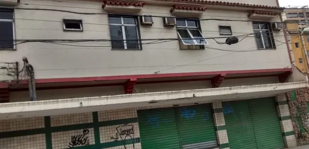 Prédio Inteiro com 30 Quartos para venda ou aluguel, 1000m² no Centro, Duque de Caxias