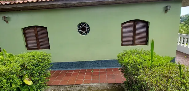 Fazenda / Sítio / Chácara com 3 Quartos à venda, 1050m² no , Igaratá