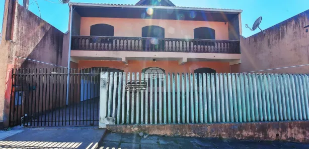 Sobrado com 4 Quartos à venda, 180m² no Loteamento Vila Verde, Campo Largo