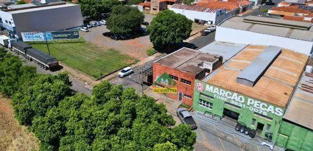 Prédio Inteiro para alugar, 250m² no Jussara, Araçatuba