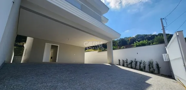 Sobrado com 4 Quartos à venda, 271m² no América, Joinville