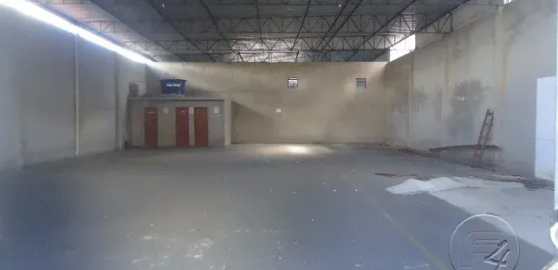Galpão / Depósito / Armazém à venda, 360m² no Vila Julieta, Resende