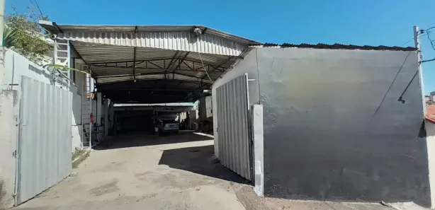 Galpão / Depósito / Armazém à venda, 264m² no Parque Pinheiros, Poços de Caldas