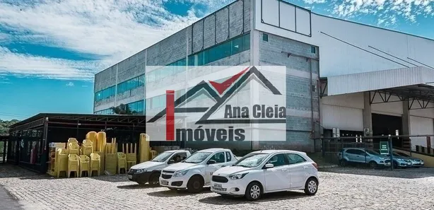 Galpão / Depósito / Armazém à venda, 700m² no Vila Sul Americana, Carapicuíba