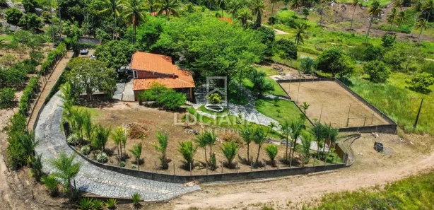 Fazenda / Sítio / Chácara com 2 Quartos à venda, 200m² no Zona Rural, Pombos