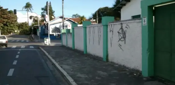 Casa Comercial com 5 Quartos para venda ou aluguel, 408m² no Centro, Pindamonhangaba