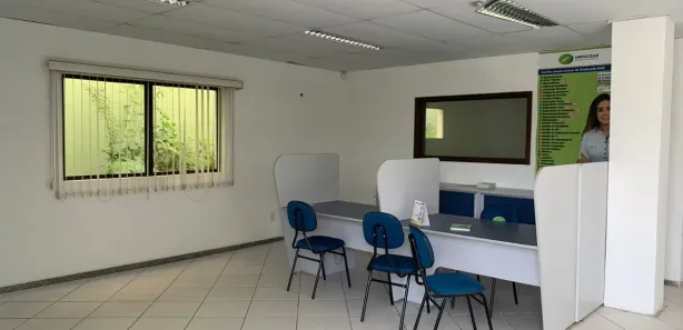 Prédio Inteiro para venda ou aluguel, 800m² no Bom Jesus, Campo Largo