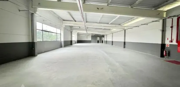 Conjunto Comercial / Sala para alugar, 300m² no Do Salto, Blumenau